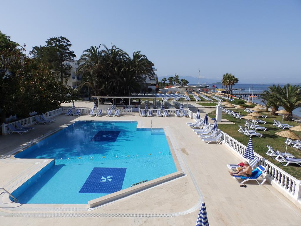 Club Blue White All Inclusive Тургутрейс Экстерьер фото