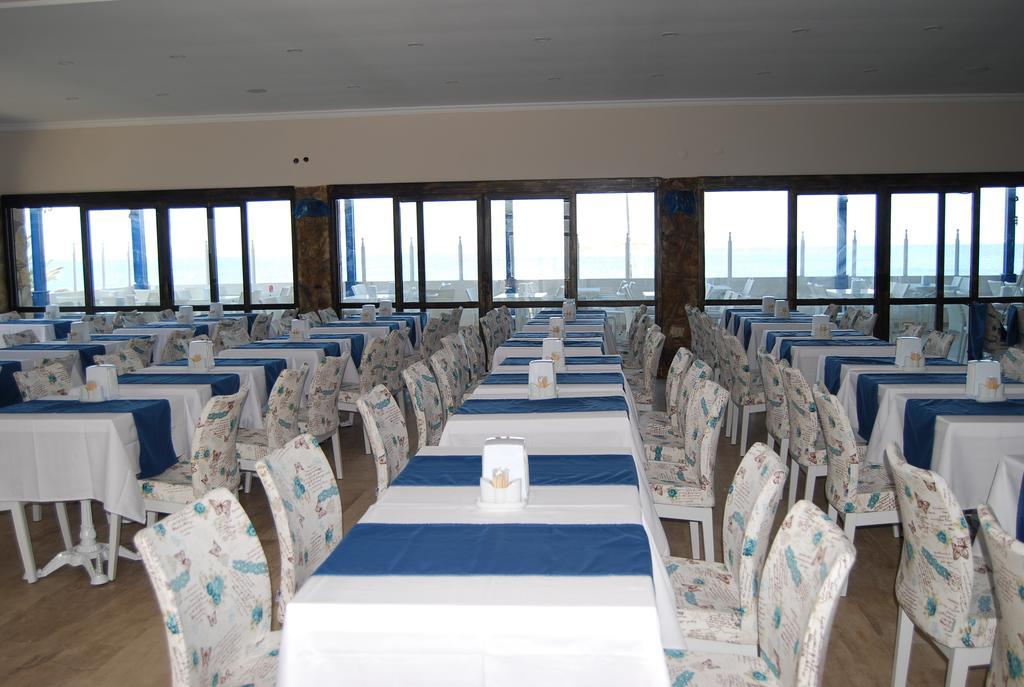 Club Blue White All Inclusive Тургутрейс Экстерьер фото
