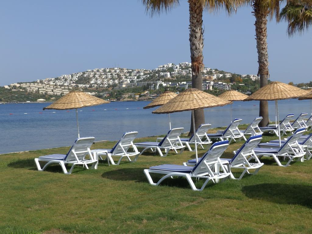 Club Blue White All Inclusive Тургутрейс Экстерьер фото
