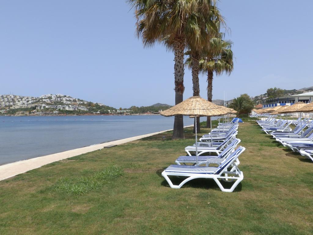 Club Blue White All Inclusive Тургутрейс Экстерьер фото
