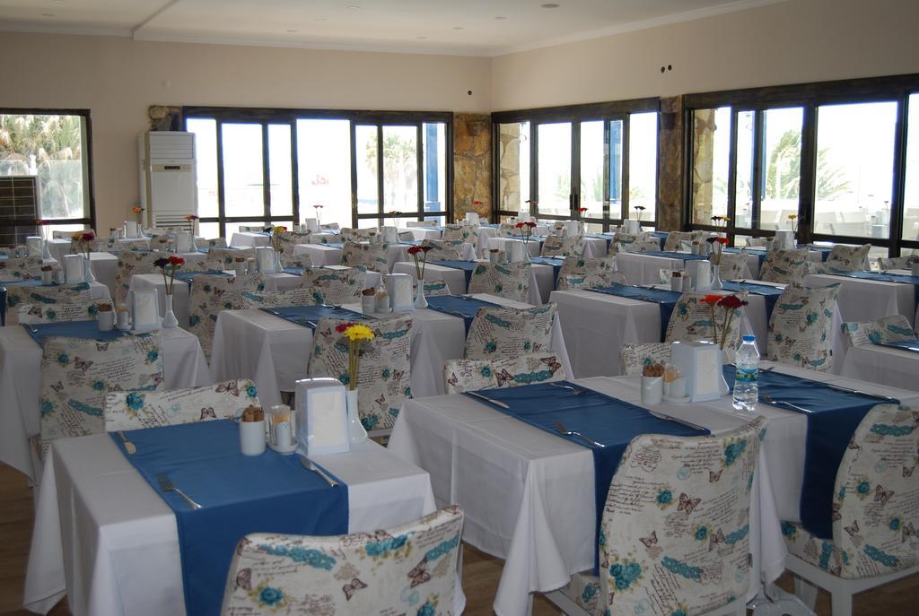 Club Blue White All Inclusive Тургутрейс Экстерьер фото