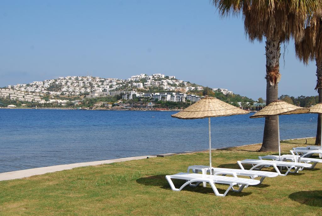 Club Blue White All Inclusive Тургутрейс Экстерьер фото