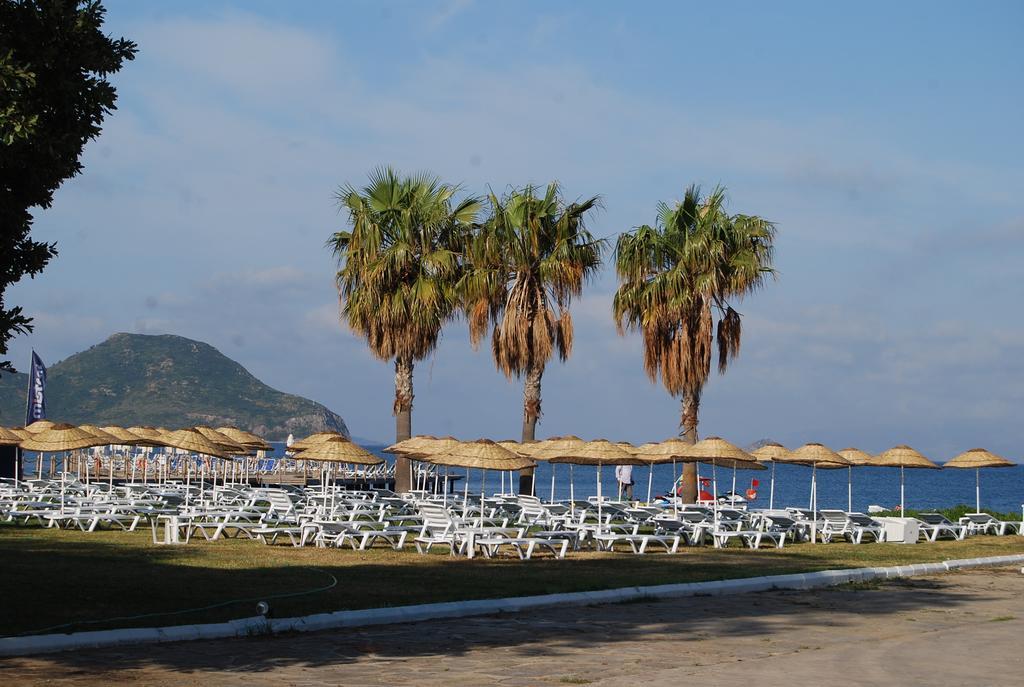 Club Blue White All Inclusive Тургутрейс Экстерьер фото