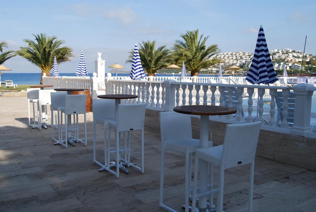 Club Blue White All Inclusive Тургутрейс Экстерьер фото