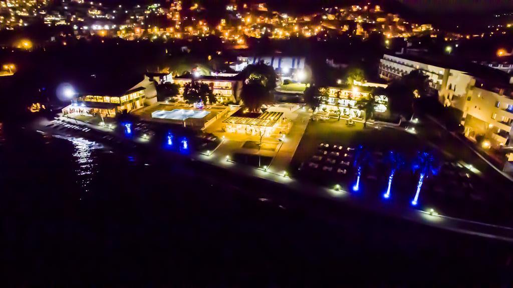 Club Blue White All Inclusive Тургутрейс Экстерьер фото