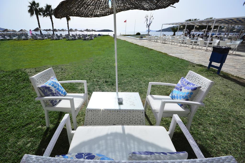 Club Blue White All Inclusive Тургутрейс Экстерьер фото