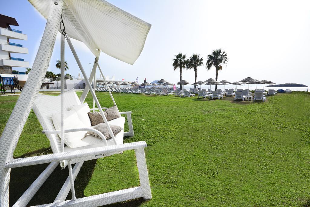 Club Blue White All Inclusive Тургутрейс Экстерьер фото