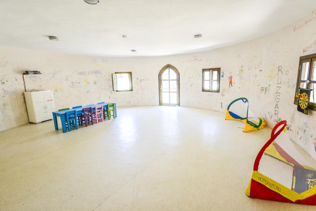 Club Blue White All Inclusive Тургутрейс Экстерьер фото